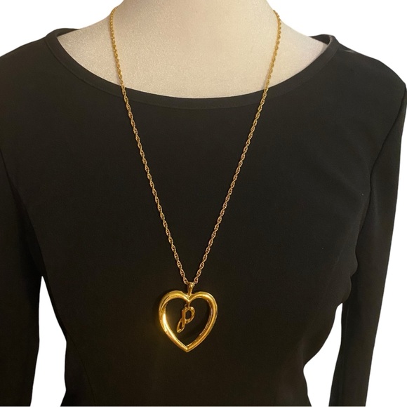 VTG AVON Open Heart Pendant with Initial “P” Dangling Center Charm Necklace - Picture 5 of 10